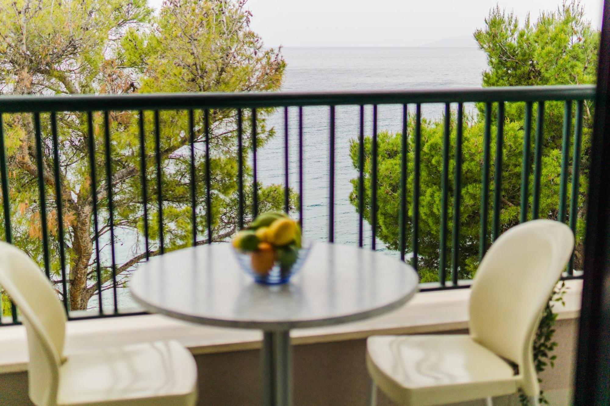 Apartament Lucija Makarska-first Row To The Sea Makarska